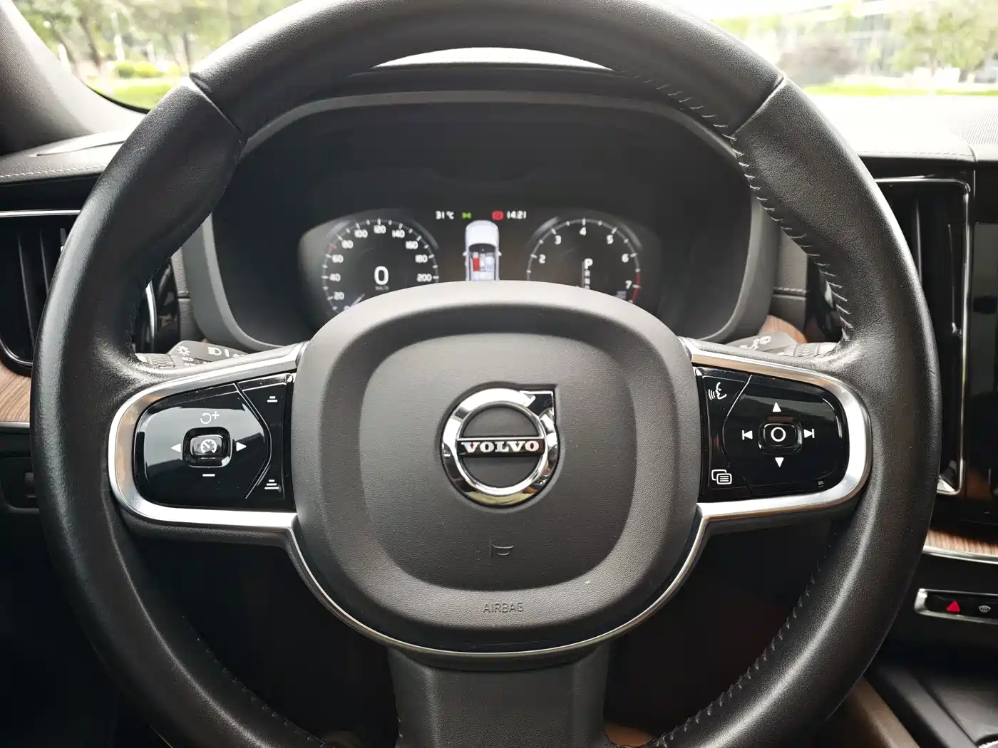 Фото 12 - Volvo XC60