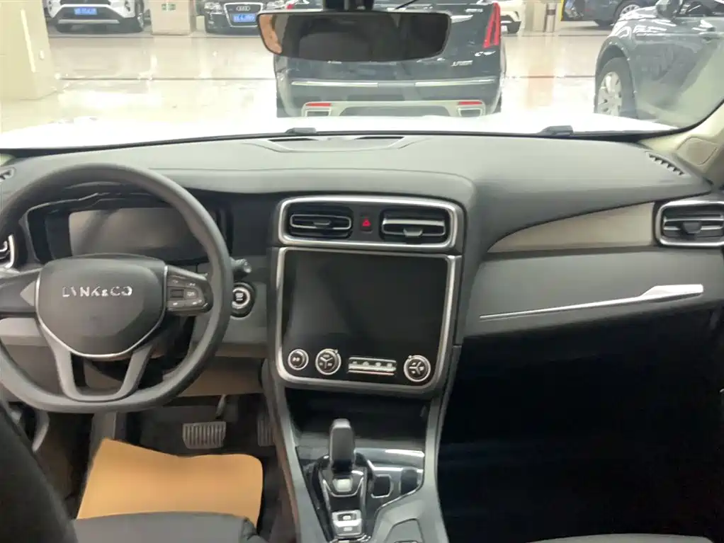 Lynk & Co 01 2019 2.0T 2WD Pure Version China VI фото 19