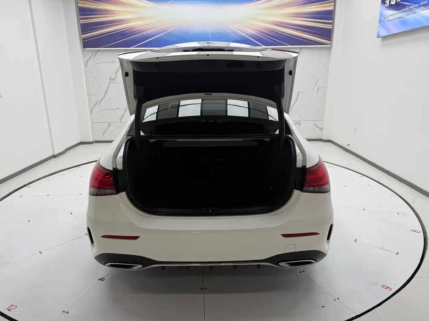 Фото 9 - Mercedes-Benz A-Class
