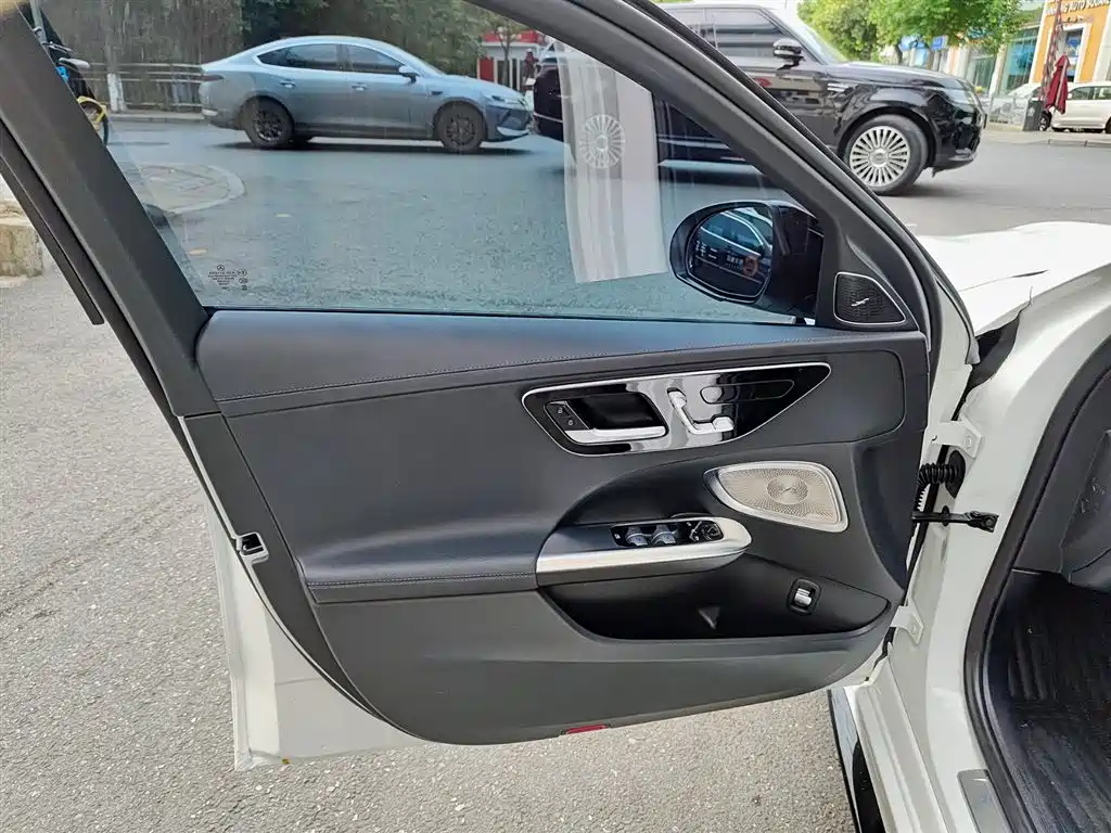 Mercedes-Benz C-Class 2023 C 260 L Night Edition Sport фото 6