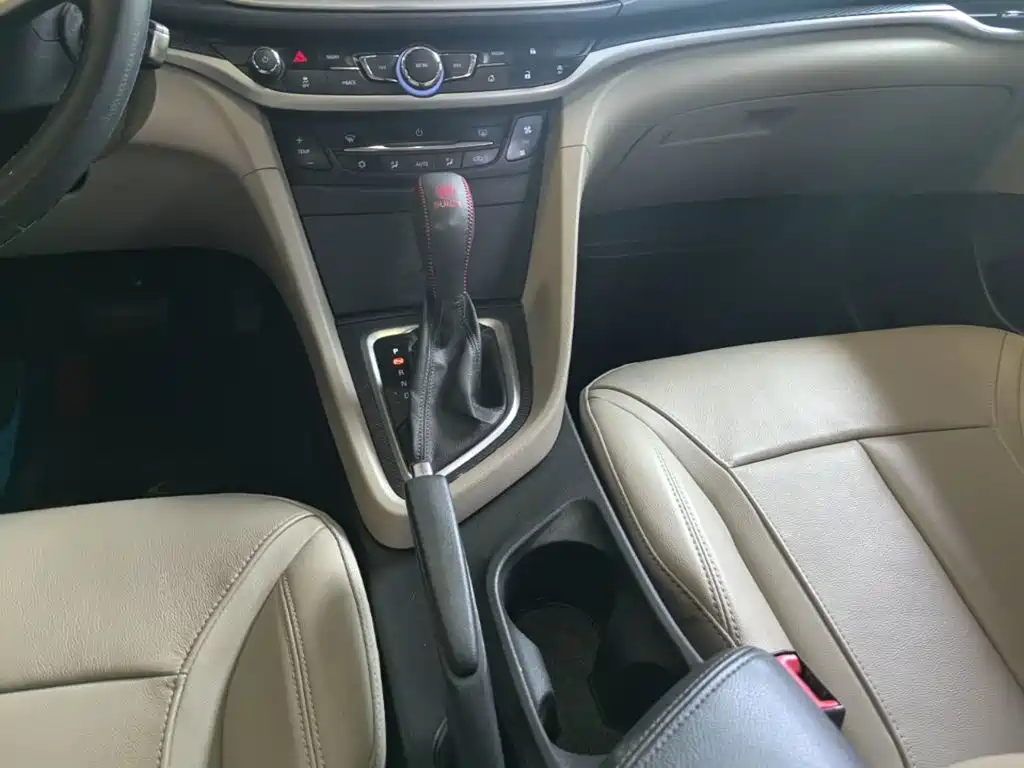 Фото 14 - Buick Excelle