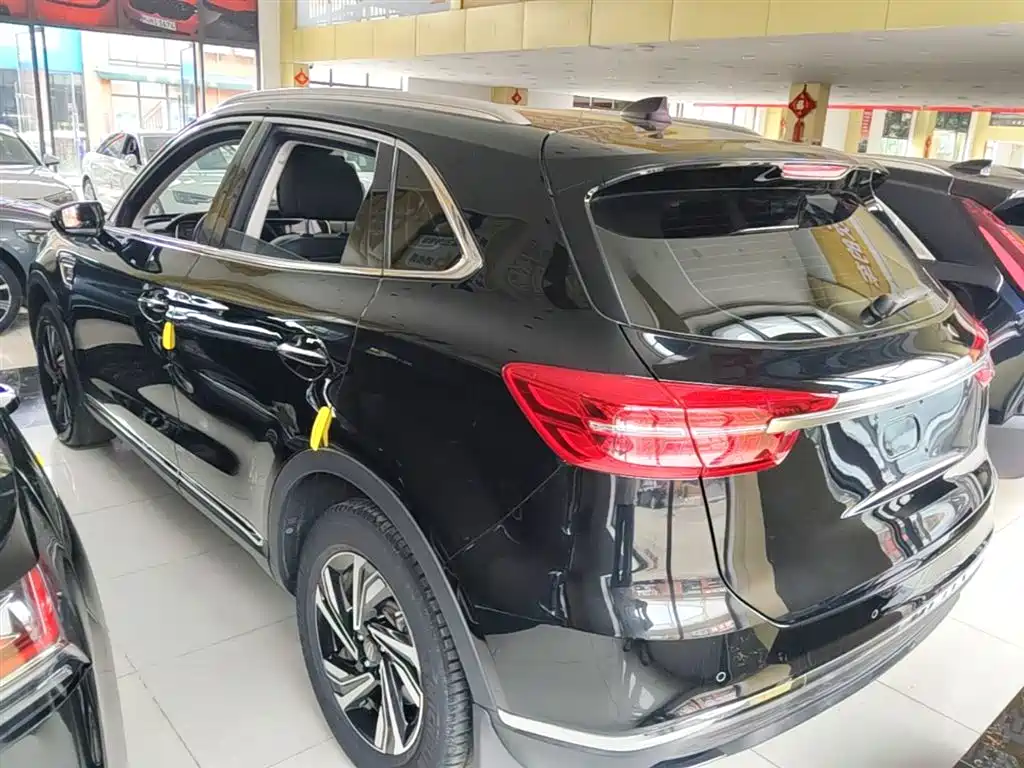 Hongqi HS5 2022 Facelift 2.0T Smart Flag Enjoyment Edition фото 5