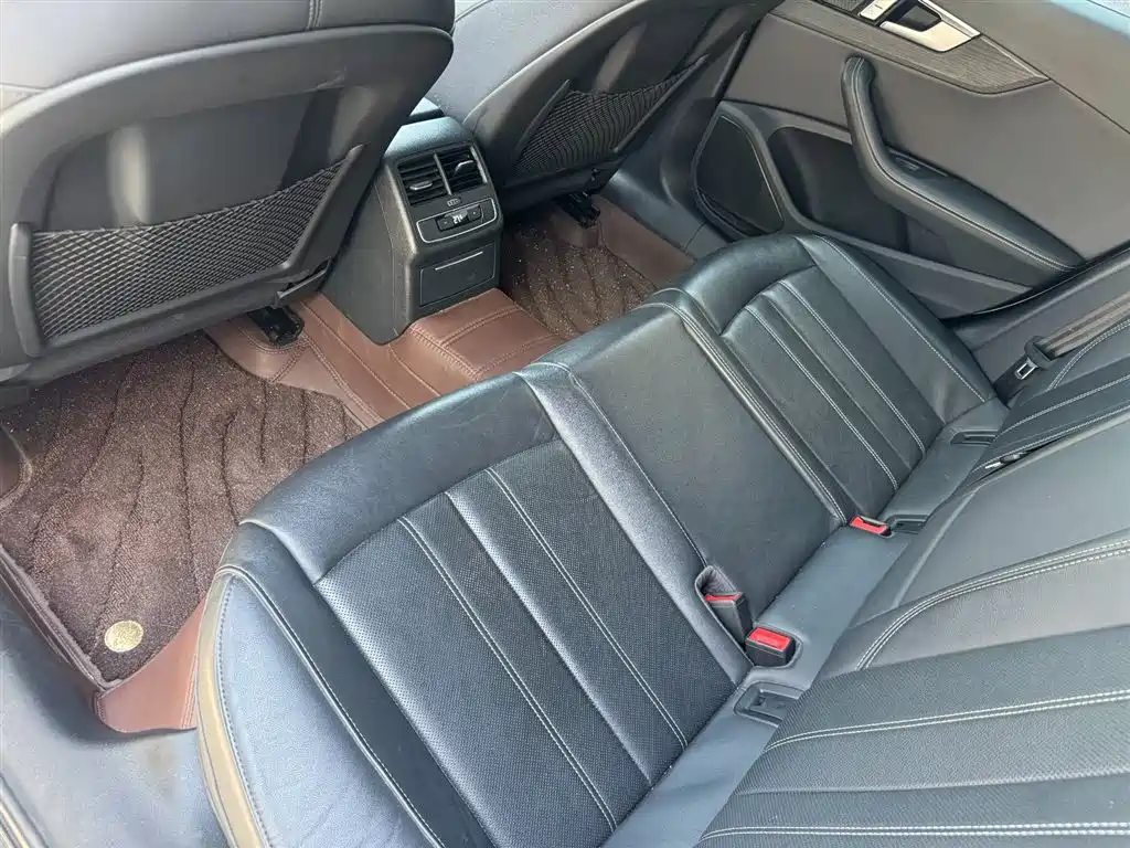 Audi A4L 2024 40 TFSI Luxury Dynamic фото 8
