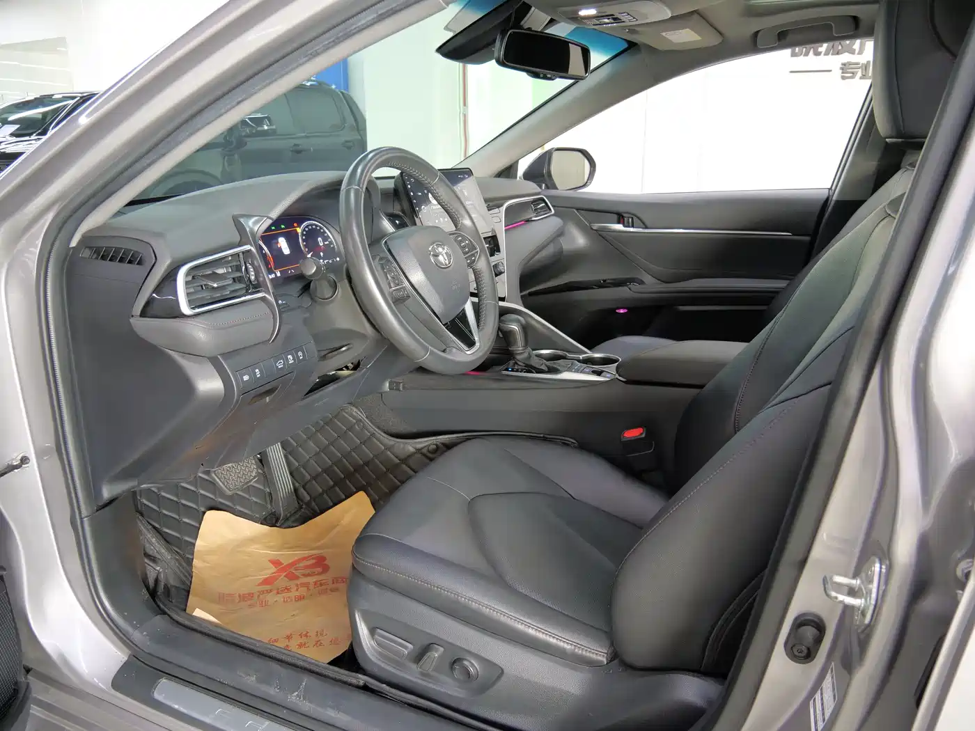 Toyota Camry 2021 2.5G Luxury Edition фото 9
