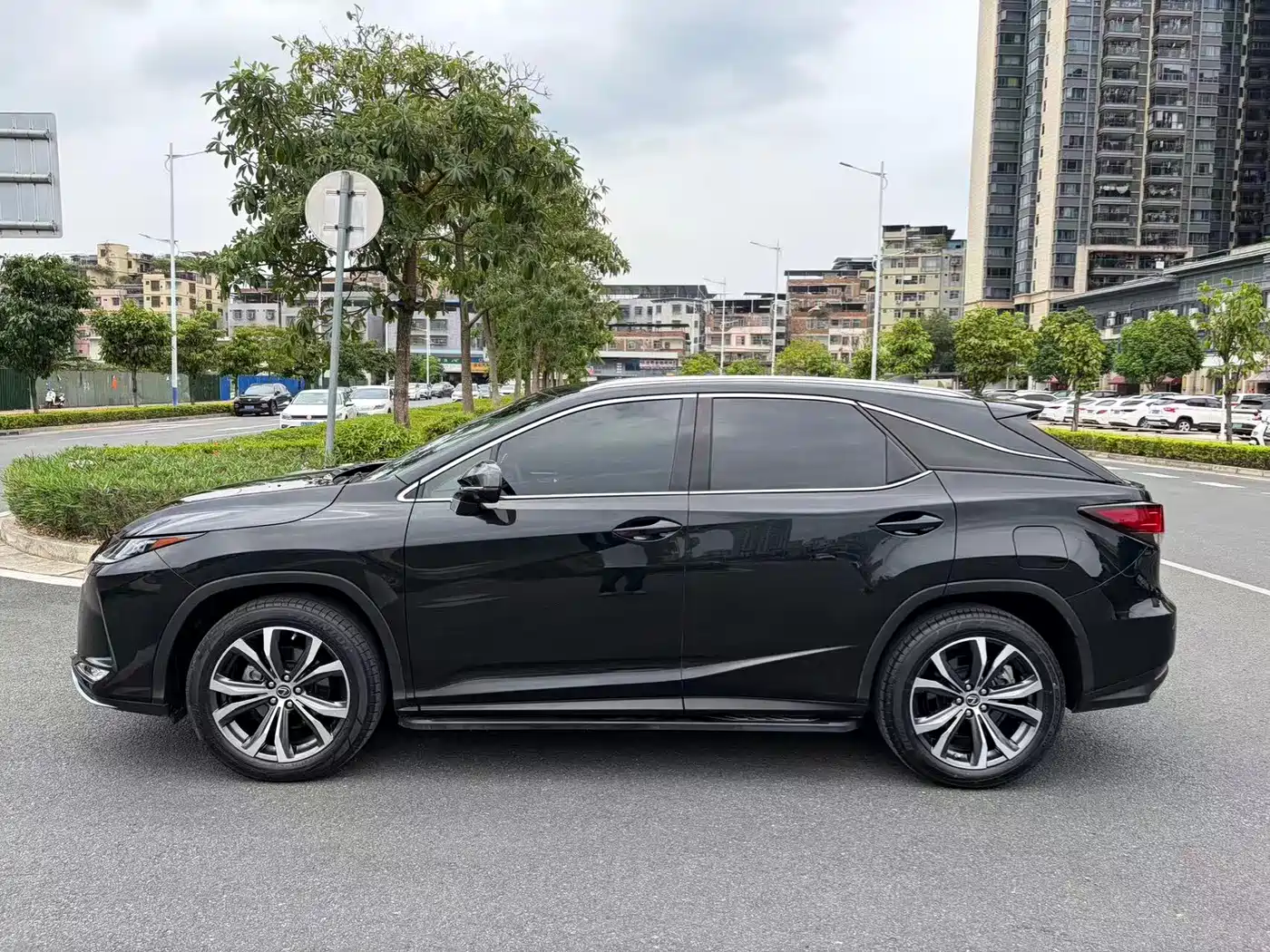 Lexus RX 2020 Facelift 300 AWD Elegance Edition фото 3