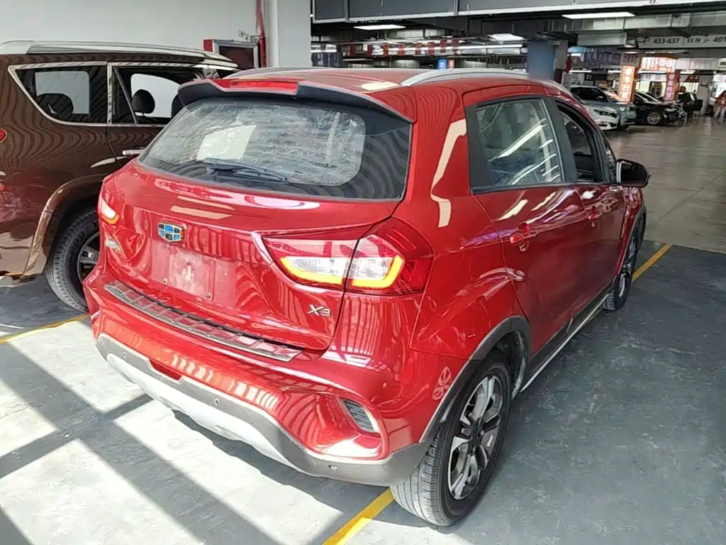 Фото 7 - Geely Vision X3