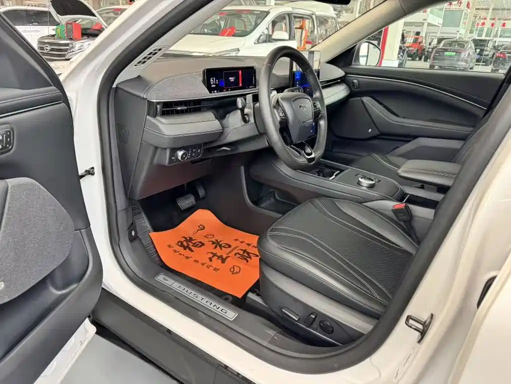 Ford Mustang Mach-E 2022 2021 Boundless RWD Luxury (Long Range)