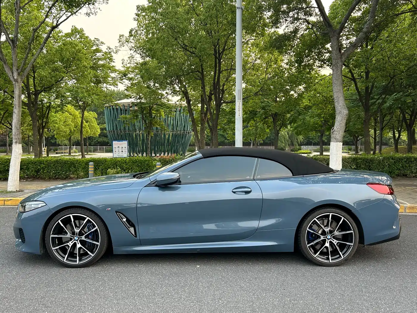 BMW 8 Series 2019 840i Convertible M Sport фото 10