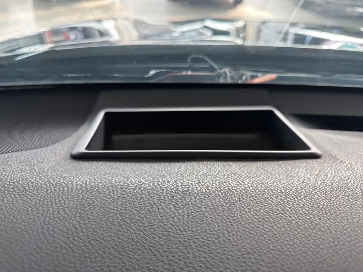 Toyota Camry 2018 2.5G Luxury Edition фото 11