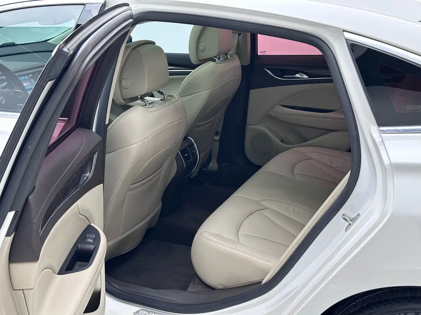 Buick LaCrosse 2016 Facelift 20T Leading фото 13