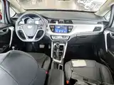 Фото 10 - Geely Vision X3