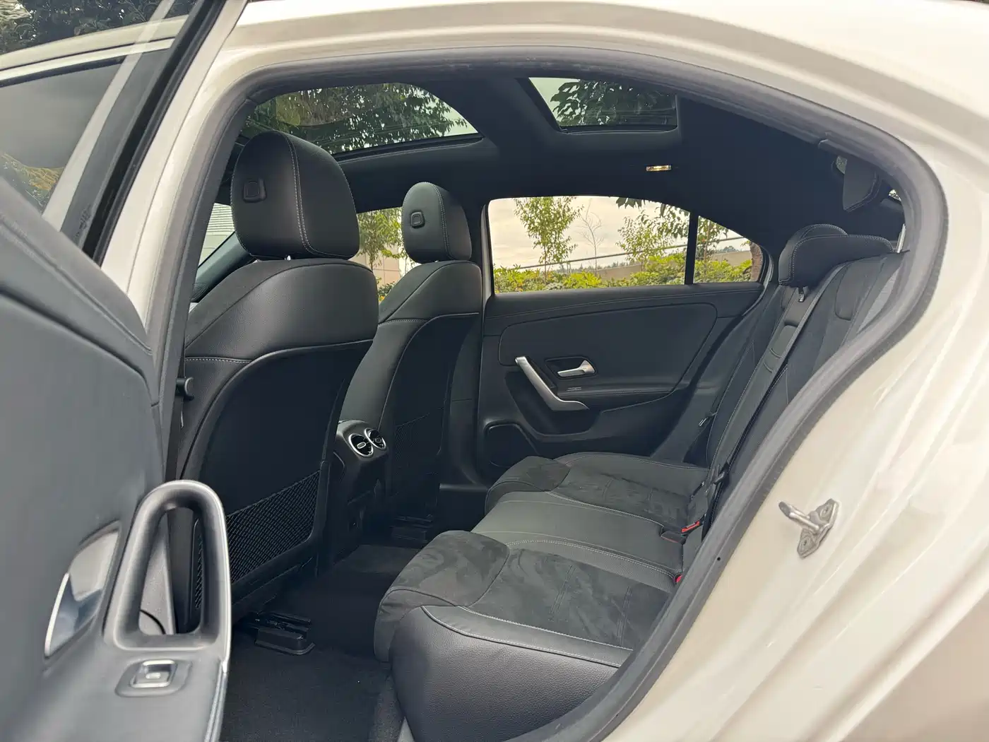 Mercedes-Benz A-Class 2022 Facelift III A 200 L Sport Sedan Fashion фото 19