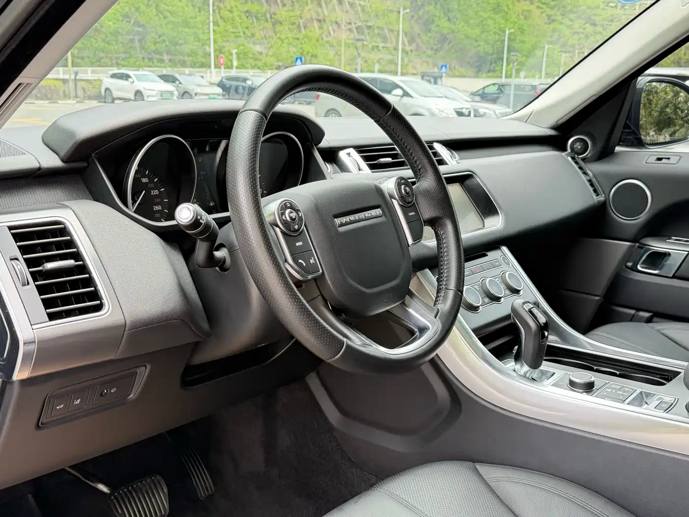 Land Rover Range Rover Sport 2017 3.0 SC V6 SE фото 8