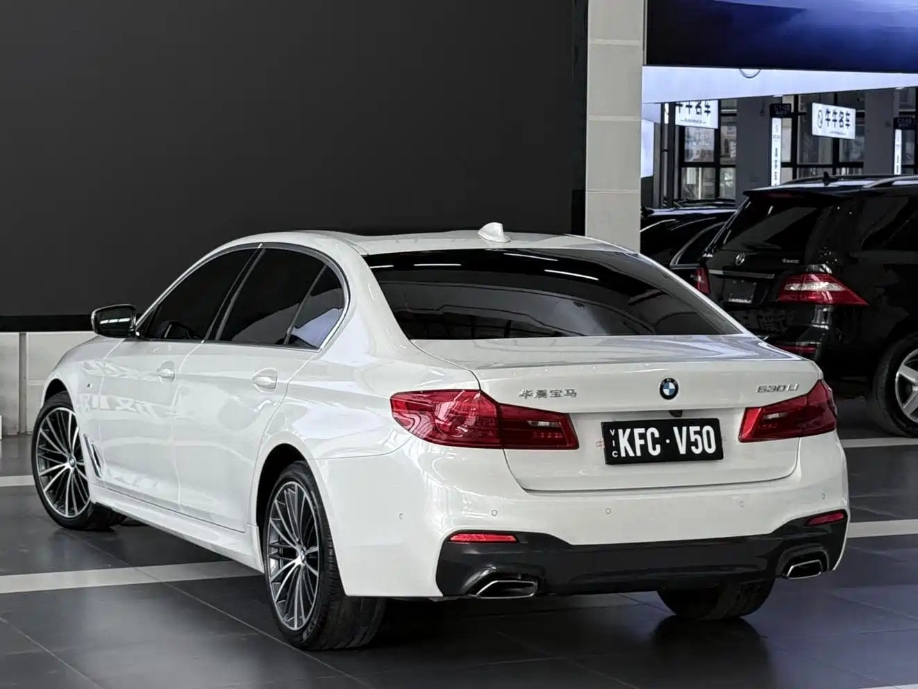 BMW 5 Series 2020 530Li Exclusive M Sport Package фото 4