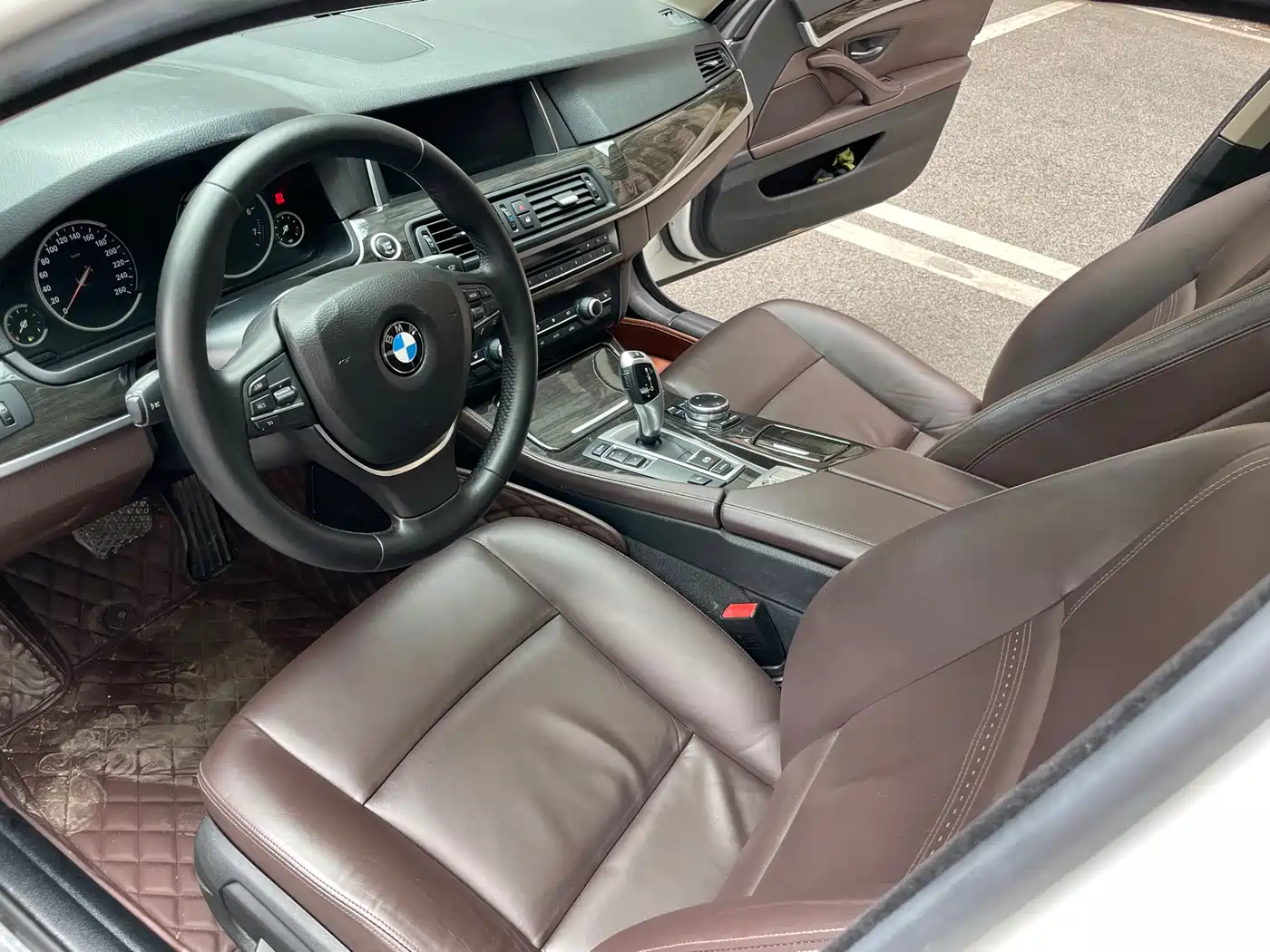 BMW 5 Series 2014 525Li Luxury Design Package фото 11