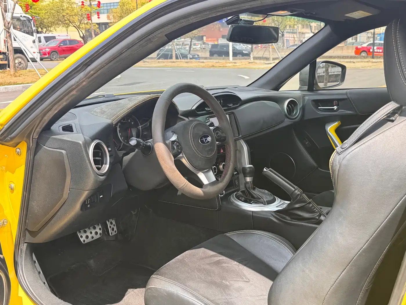 Subaru BRZ 2017 2.0i Automatic type-RS Yellow Special Edition фото 6
