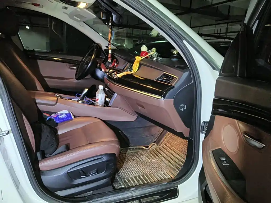 صورة 12 - BMW 5 Series GT