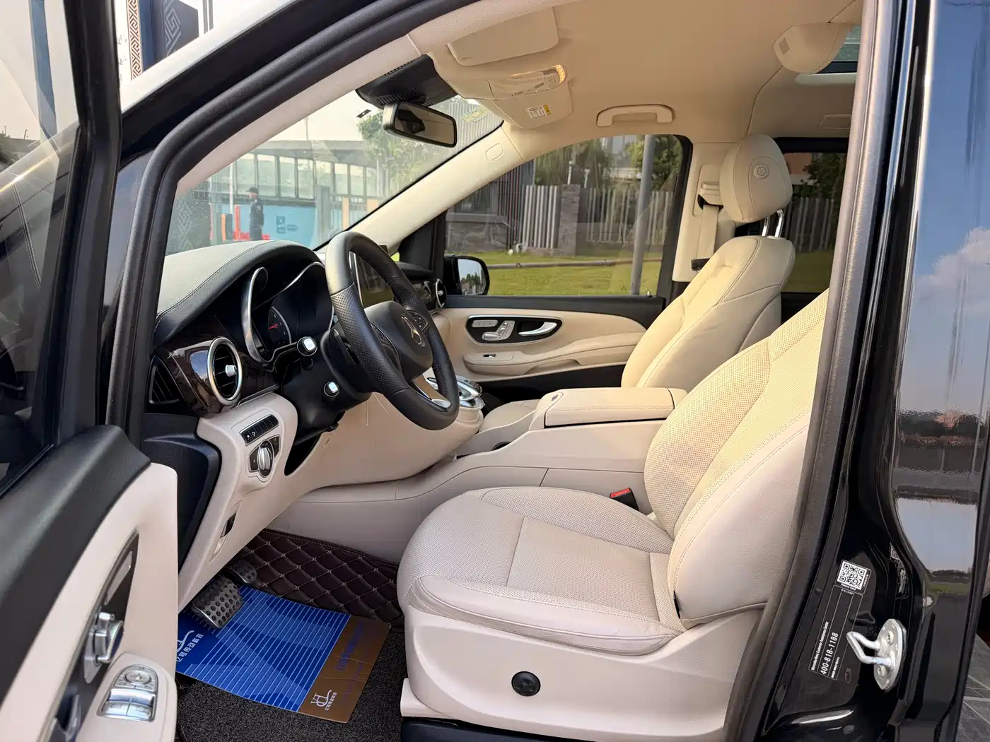 Mercedes-Benz V-Class 2018 V 260 L Premium Long Wheelbase Edition China VI фото 16