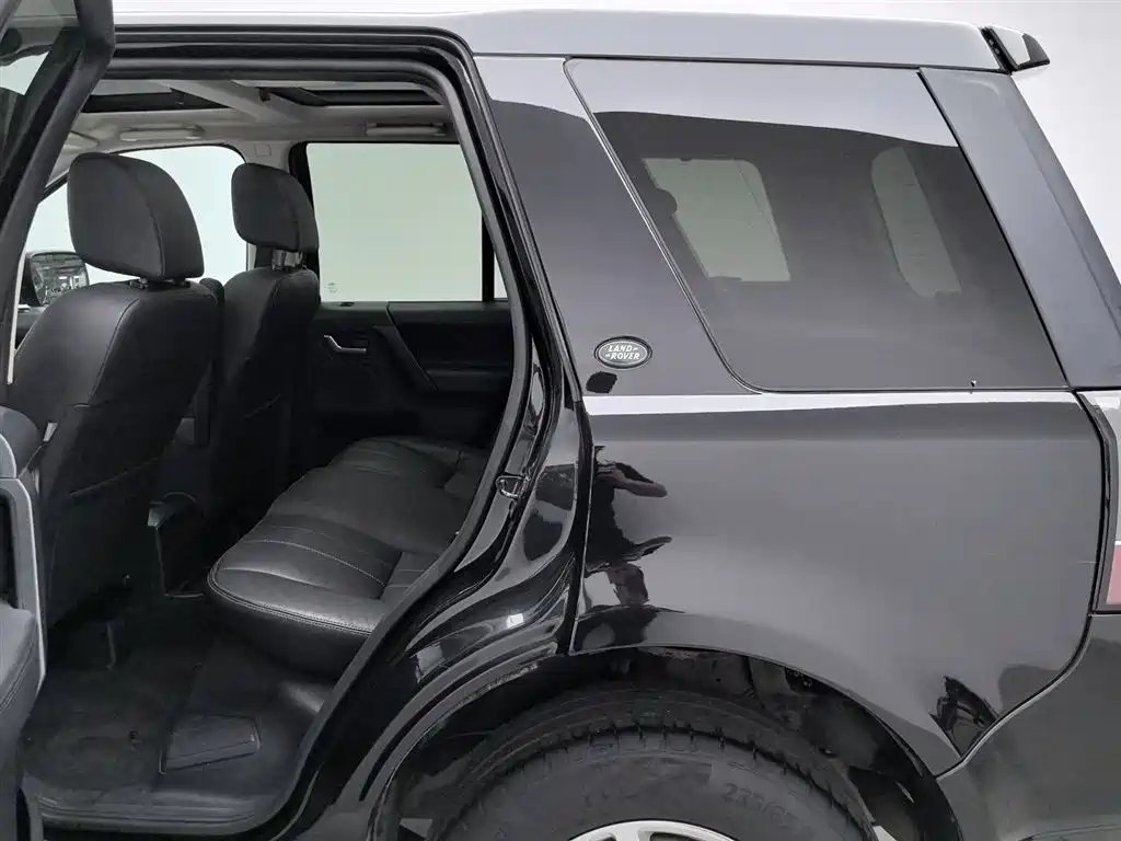Land Rover Freelander 2 2014 2.2T SD4 SE Diesel Edition фото 15