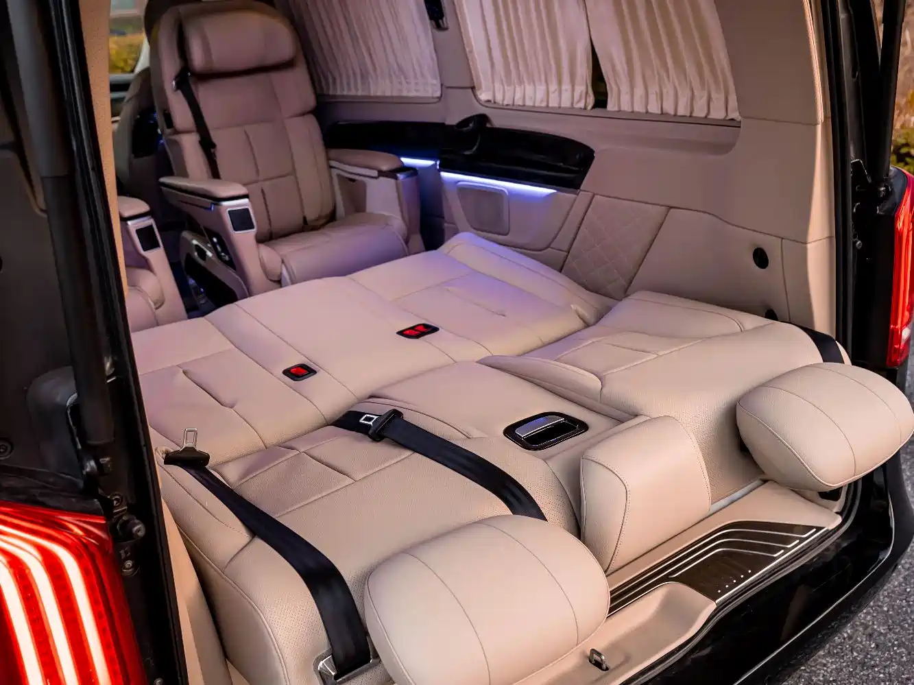Mercedes-Benz V-Class 2017 Model V 260 Pilot Edition фото 28