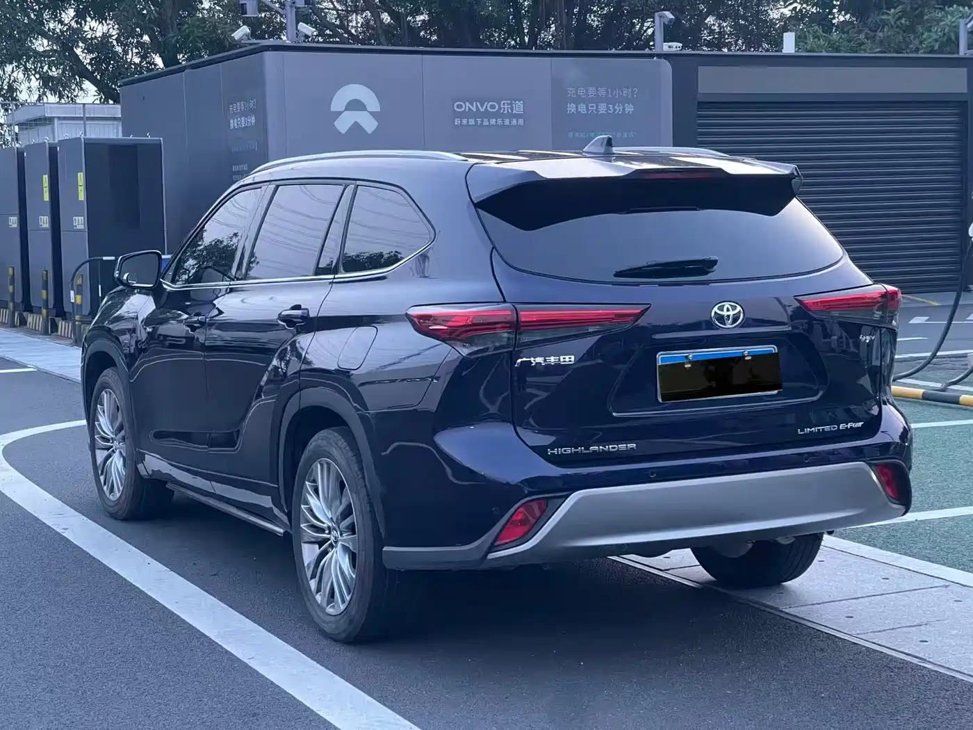 Toyota Highlander 2024 2.5L Smart Hybrid 4WD Ultimate 7-seater фото 10