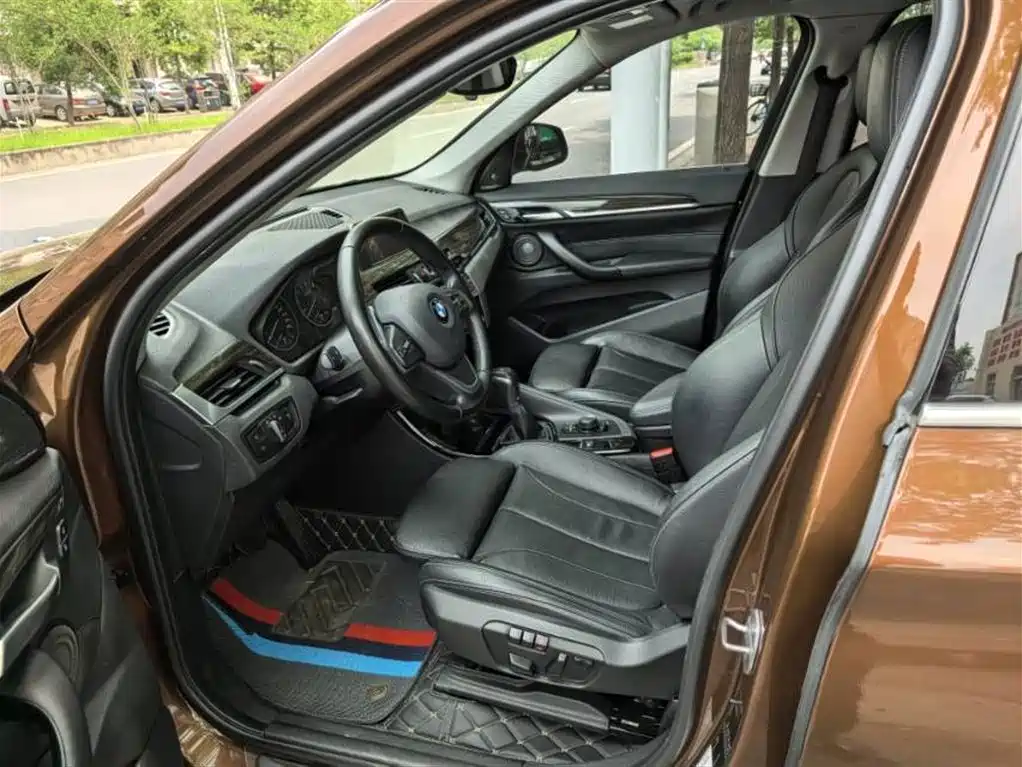BMW X1 2016 sDrive18Li Luxury Model фото 5