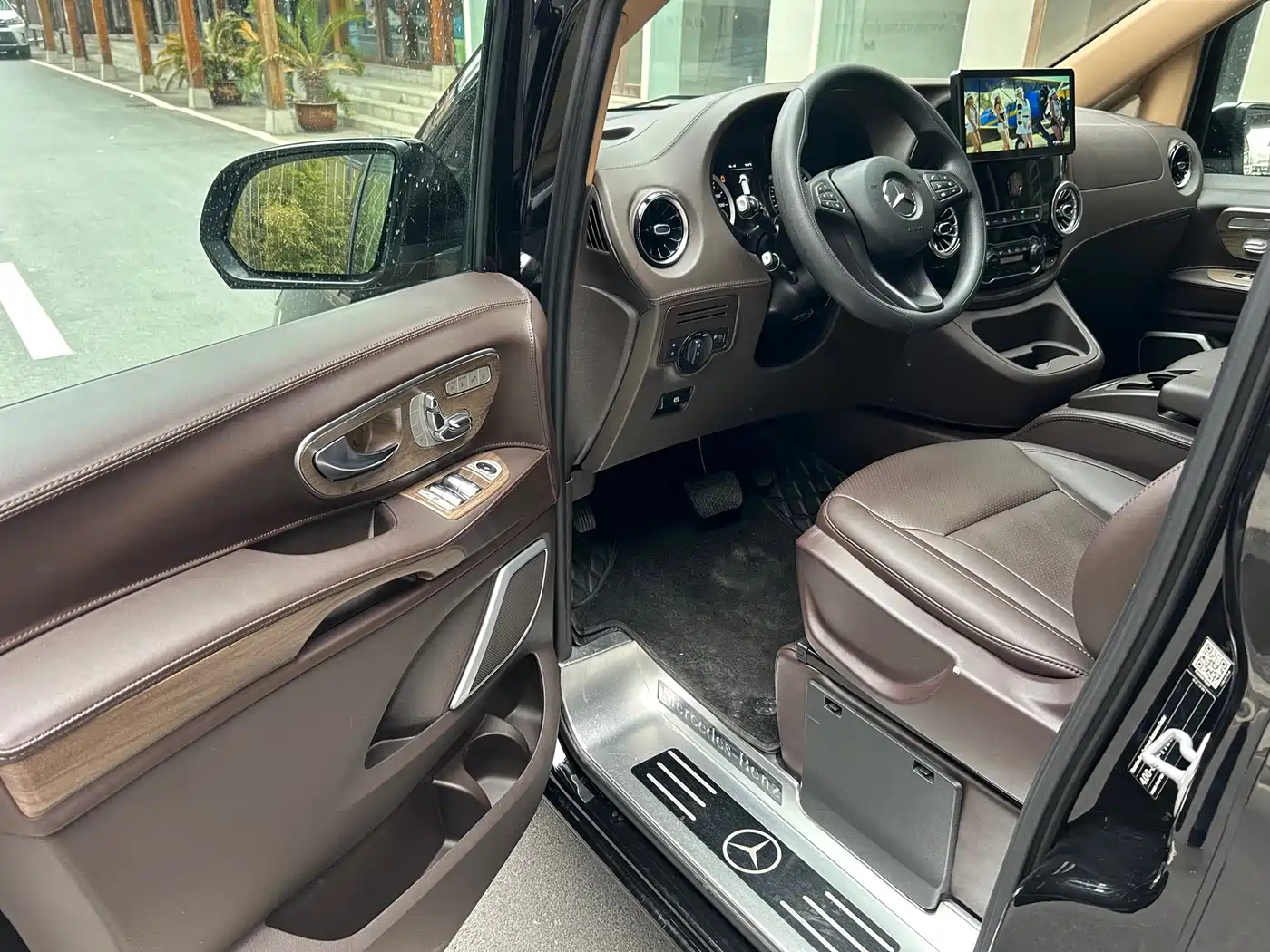 Mercedes-Benz Vito 2023 2.0T Business 7-Seater фото 4