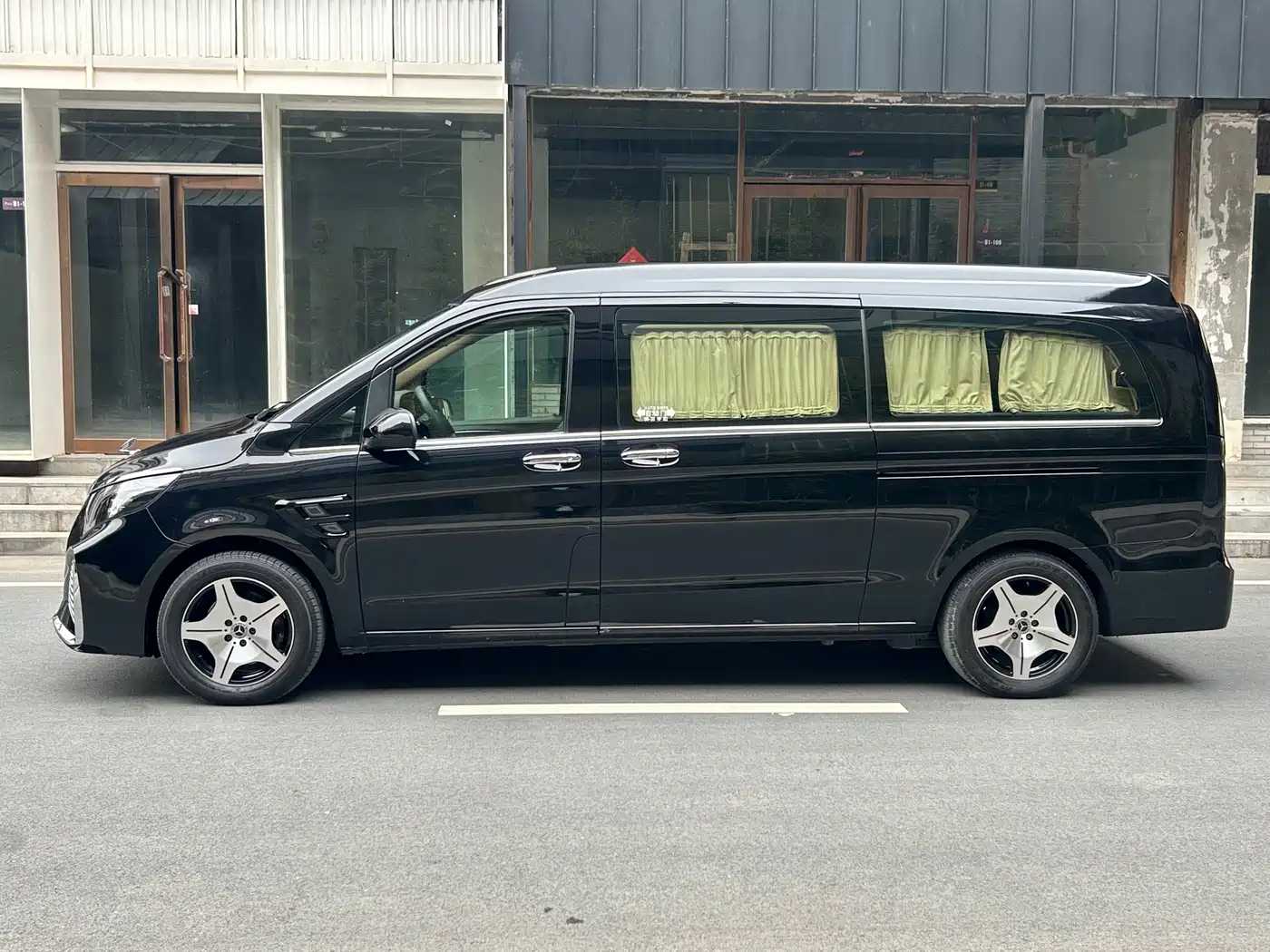 Mercedes-Benz Vito 2023 2.0T Business 7-Seater фото 27