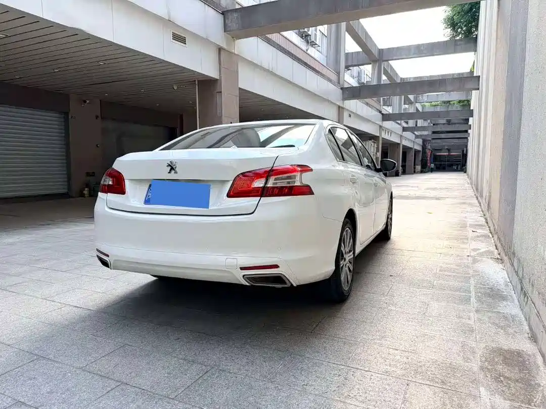 Peugeot 408 2016 1.6T Automatic Luxury Edition фото 7
