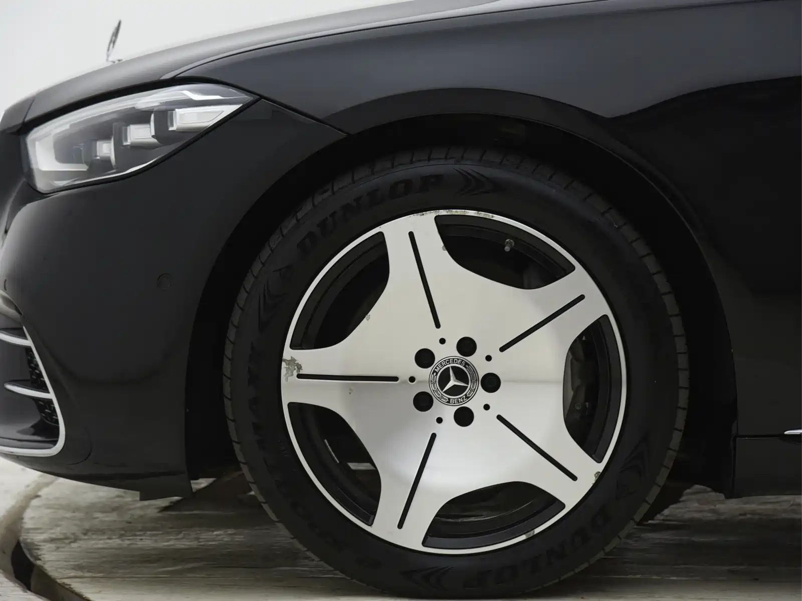 Photo 5 - Mercedes-Benz S-Class