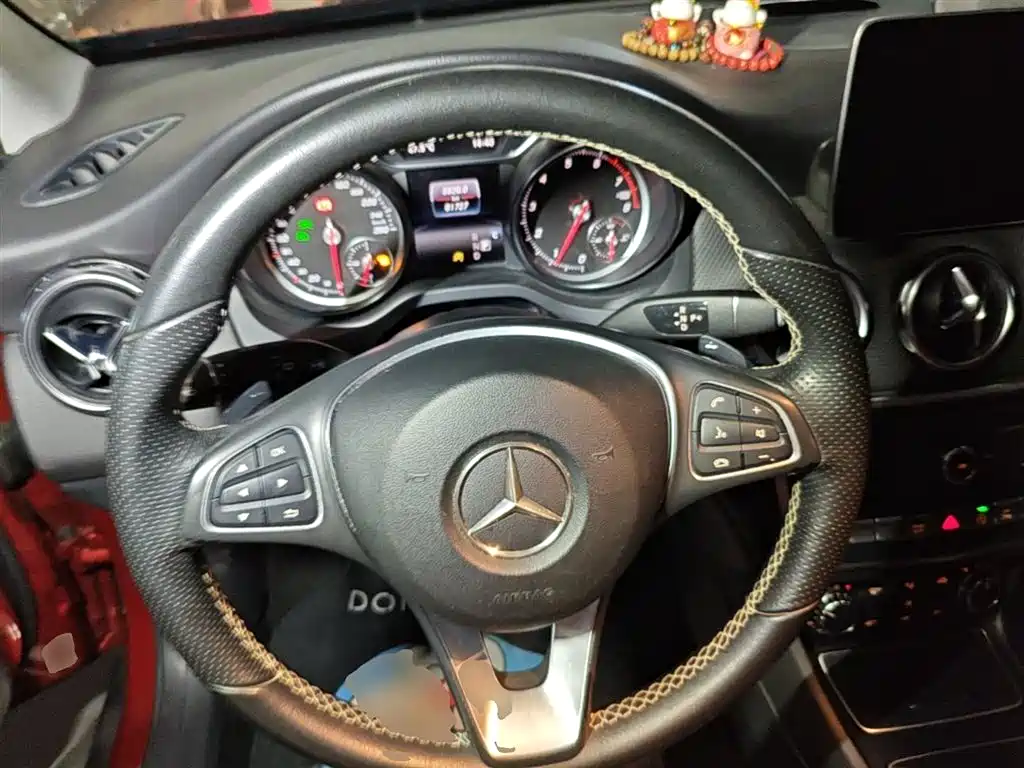 Mercedes-Benz GLA 2017 GLA 200 Dynamic фото 11