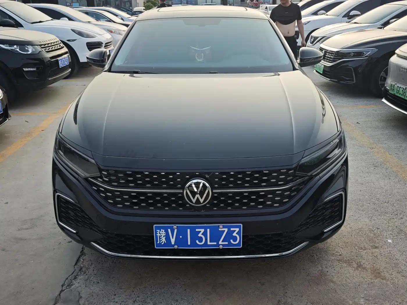 Volkswagen Passat 2025 Outstanding 380TSI Dragon Soaring Edition фото 3