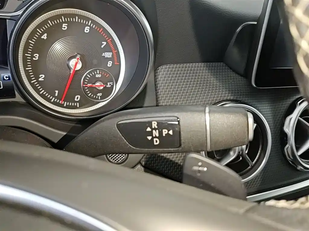 Mercedes-Benz GLA 2017 GLA 200 Dynamic фото 21