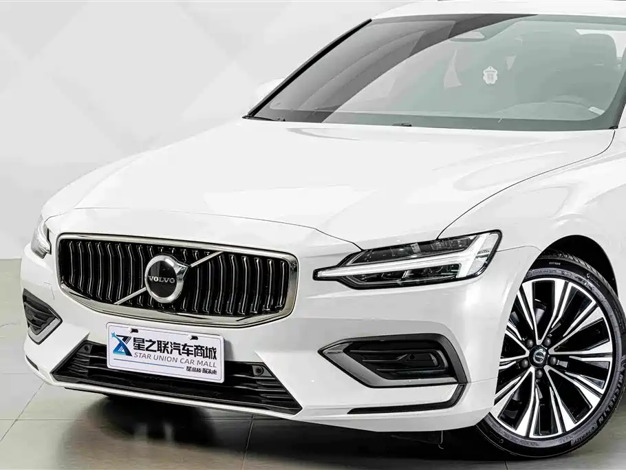 Фото 2 - Volvo S60