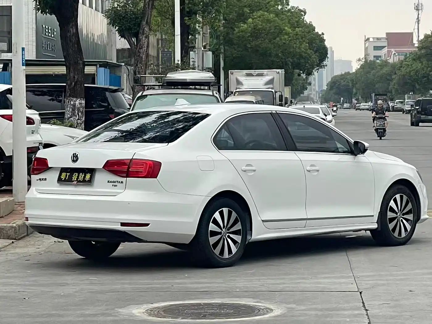 Volkswagen Sagitar 2017 1.6L Automatic Comfort фото 9