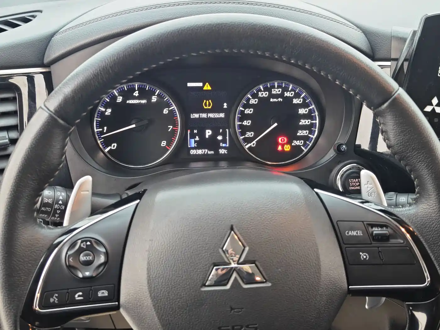 Mitsubishi Outlander 2019 2.4L 4WD Deluxe Edition 5-Seater China VI фото 21