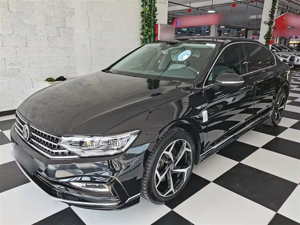 Volkswagen Magotan 2023 Model 2 Million Commemorative Edition 330TSI DSG Luxury