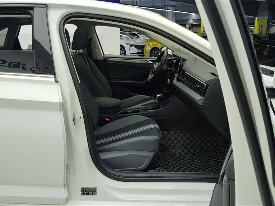 Volkswagen Sagitar 2024 300TSI DSG Flying Edition фото 8