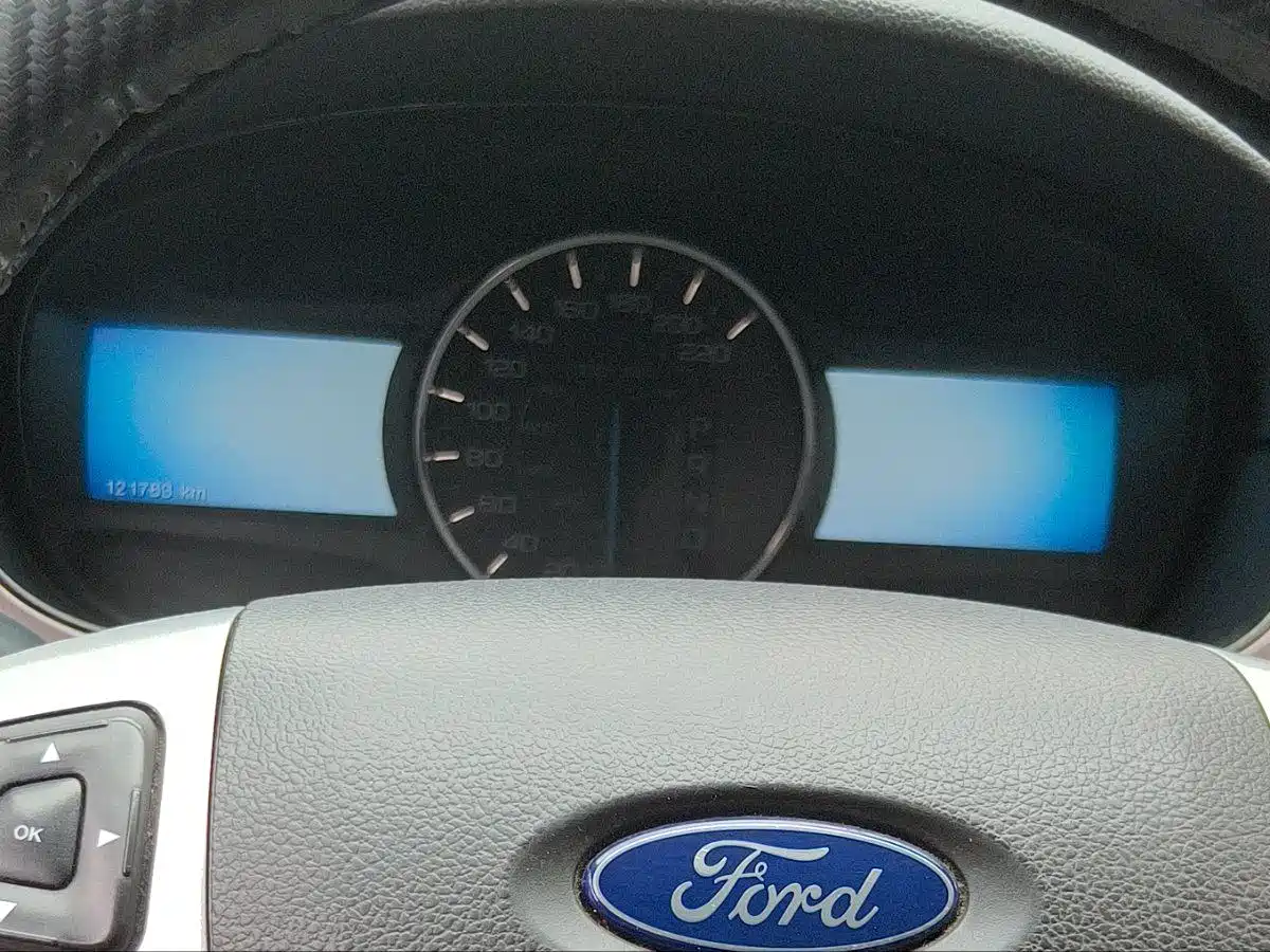 Ford Edge (Import) 2014 2012 2.0T Prestige