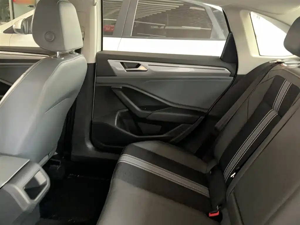Volkswagen Sagitar 2024 200TSI DSG Flying Edition фото 2