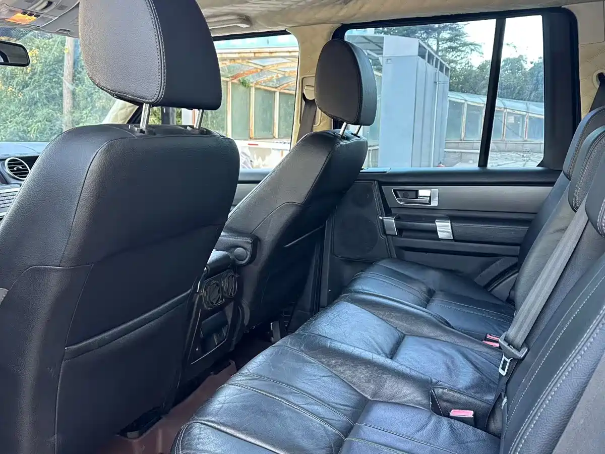 Land Rover Discovery 2009 Model 2.7 TDV6-S фото 8
