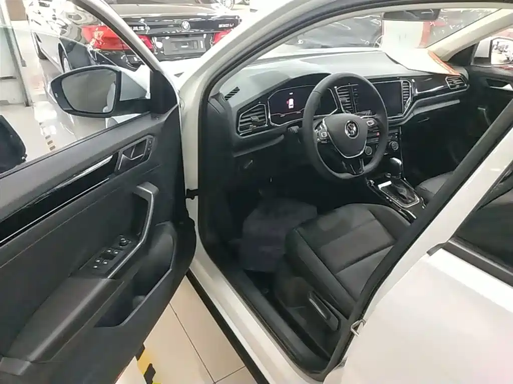 Volkswagen T-ROC 2021 280TSI DSG 2WD Comfort Connected фото 16