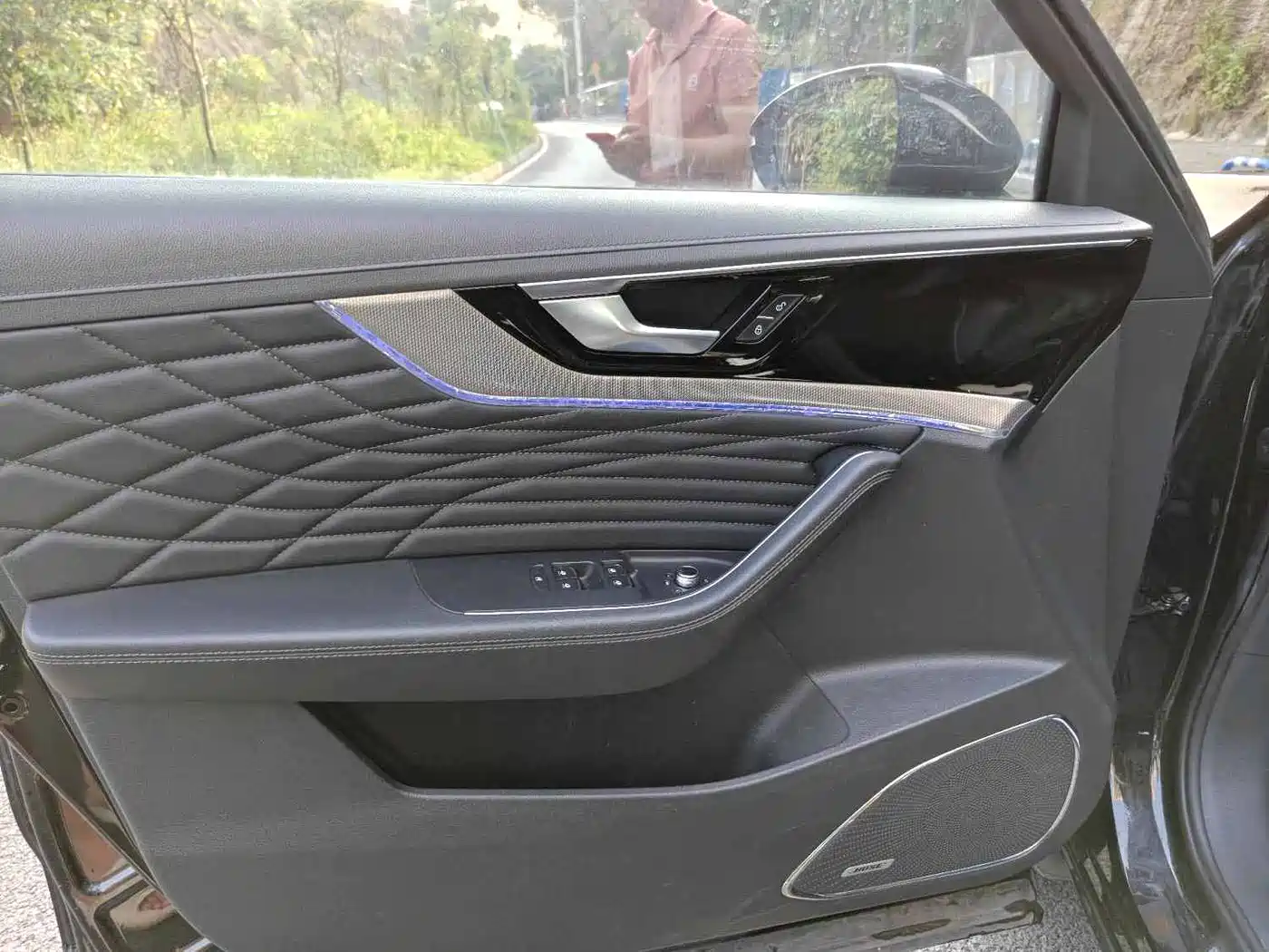 Hongqi HS5 2022 Facelift 2.0T Smart Flag Enjoyment Edition фото 14
