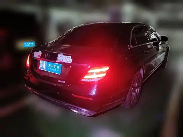 Mercedes-Benz E-Class 2017 E 300 L Luxury — фото 2