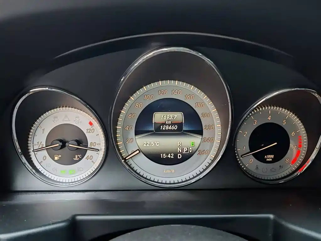 Mercedes-Benz GLK-Class 2015 GLK 300 4MATIC Fashion Ultimate Edition фото 12
