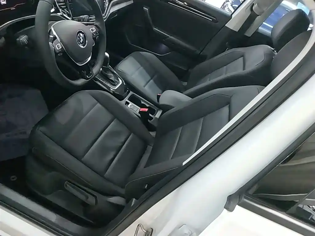 Volkswagen T-ROC 2021 280TSI DSG 2WD Comfort Connected фото 15