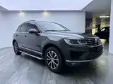 Фото 3 - Volkswagen Touareg