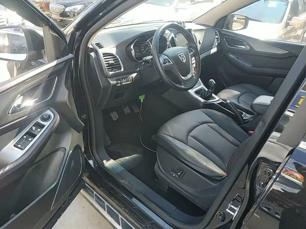 Baojun 560 2016 2015 1.8L Manual Luxury