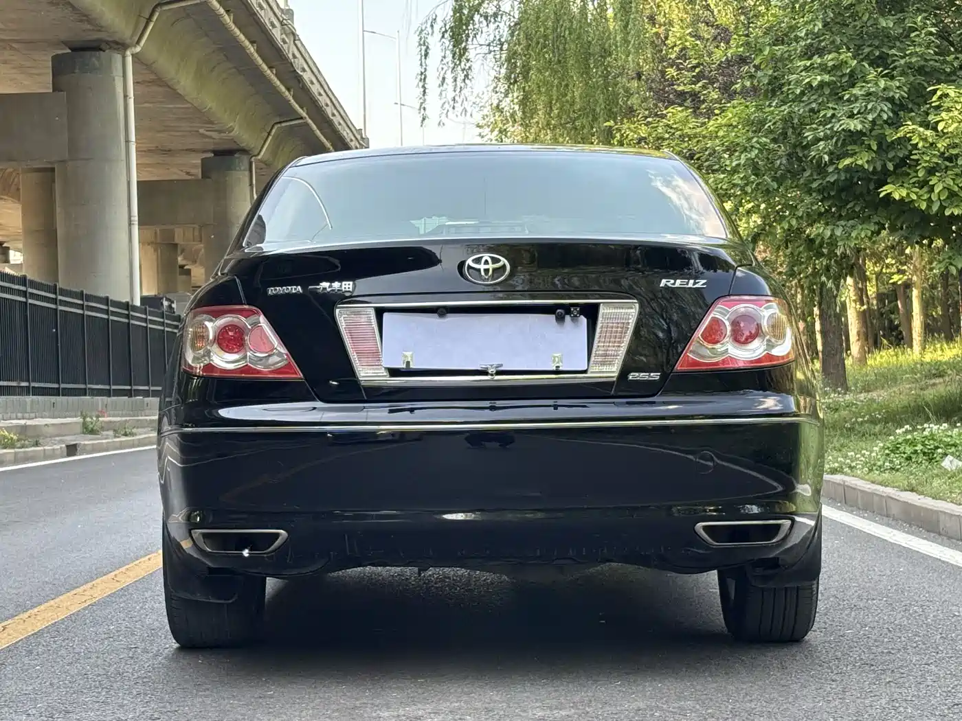 Toyota Reiz 2010 2.5V Style Elite Edition фото 5