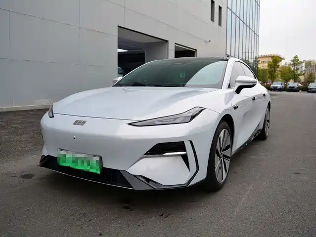 Geely Galaxy Galaxy E8 2024